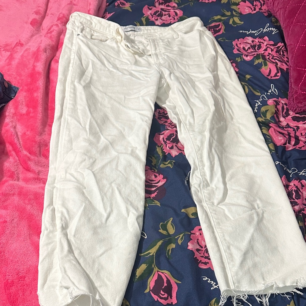 Just Black Women's Ankle Jeans in White